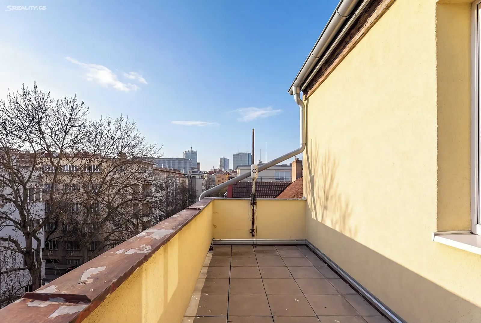 Dům a okolí — 01 terasa vyhled